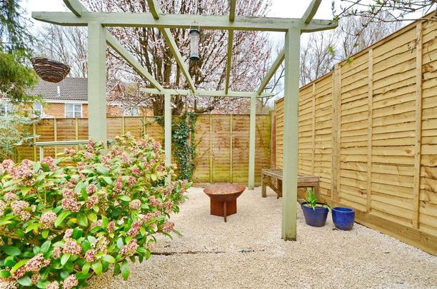 3 bedroom semi-detached house to rent - Photo 1