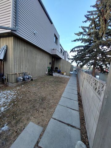 531 64 Avenue Northeast, Calgary - Photo 3