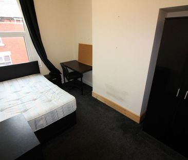 Emmanuel Street, Preston - Photo 2