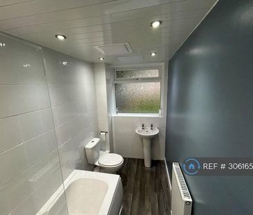 3 bedroom flat to rent - Photo 6