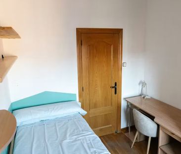 Carrer de Rius i Carrió, L'Hospitalet de Llobregat, Catalonia 08904 - Photo 5