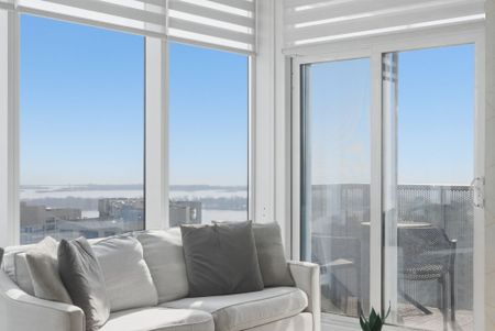 For Lease - 10 York Street Unit# 4205, Toronto, Ontario - Photo 4