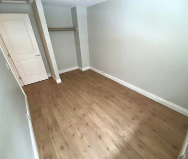 1644 37 Street Northwest - Photo 4