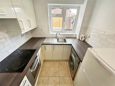 Coombe Court, Brinklow Road, Coombe Park, Coventry, CV3 - Photo 3