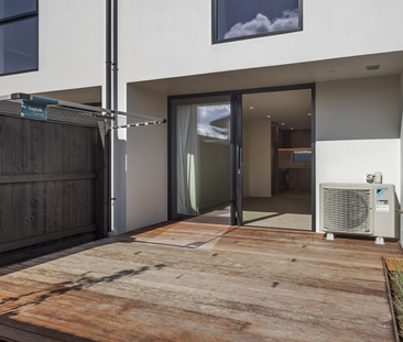 Stunning near new two bedroom townhouse - Spreydon - Photo 4