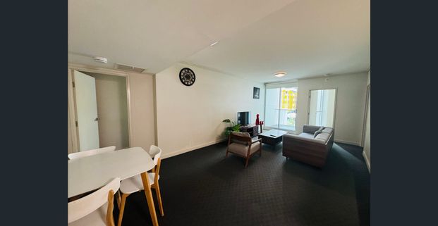 Furnished Large Two Bedrooms Apartment in Brisbane CBD - Photo 1