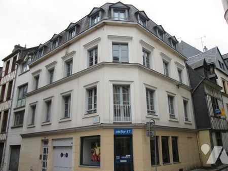 STUDIO meublé A LOUER A ROUEN EN HYPER CENTRE VILLE - Photo 4