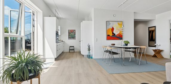 Skøn 3 værelses bolig med tagterrasse og atrium - Foto 2