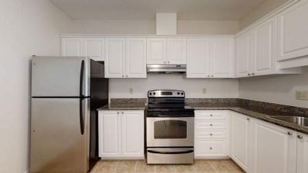 Villa Park Place - Photo 3