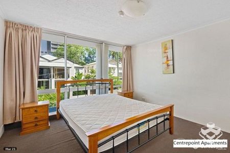 Spacious 3-Bedroom Apartment in Prime Location - Photo 4