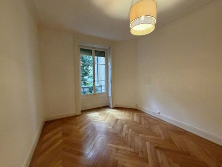 Bel appartement de 4.5 pièces, situé dans quartier calme. Proche transports publics et commerces. - Foto 3