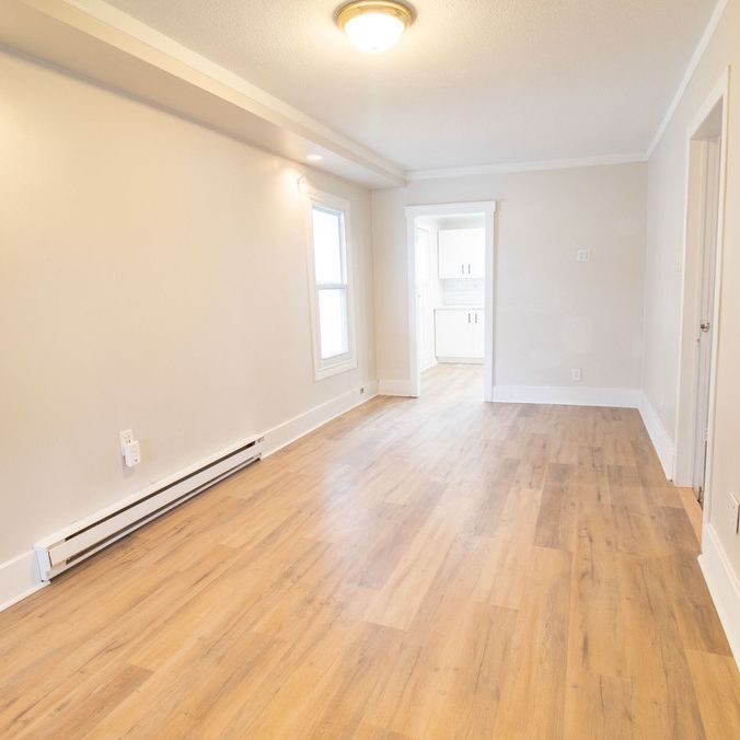 71 John St, Welland - 2 Bedroom House - Photo 1