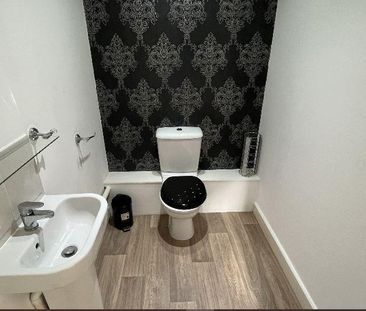 3 bedroom terraced house to rent - Photo 6