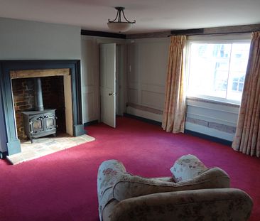 Recently Refurbished 3 Bedroom Victorian House To Let in Diss - Photo 3
