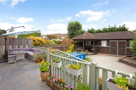 A beautifully presented, semi-detached three/four bedroom family home. - Photo 4