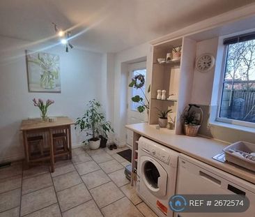 1 bedroom in a house share to rent - Photo 5