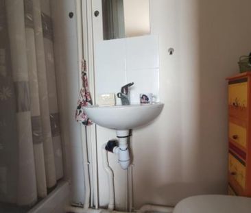 Location Appartement 1 pièce 12m² MARSEILLE 8ème - Photo 3