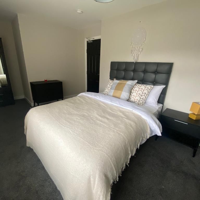 Manchester Road West - Photo 1