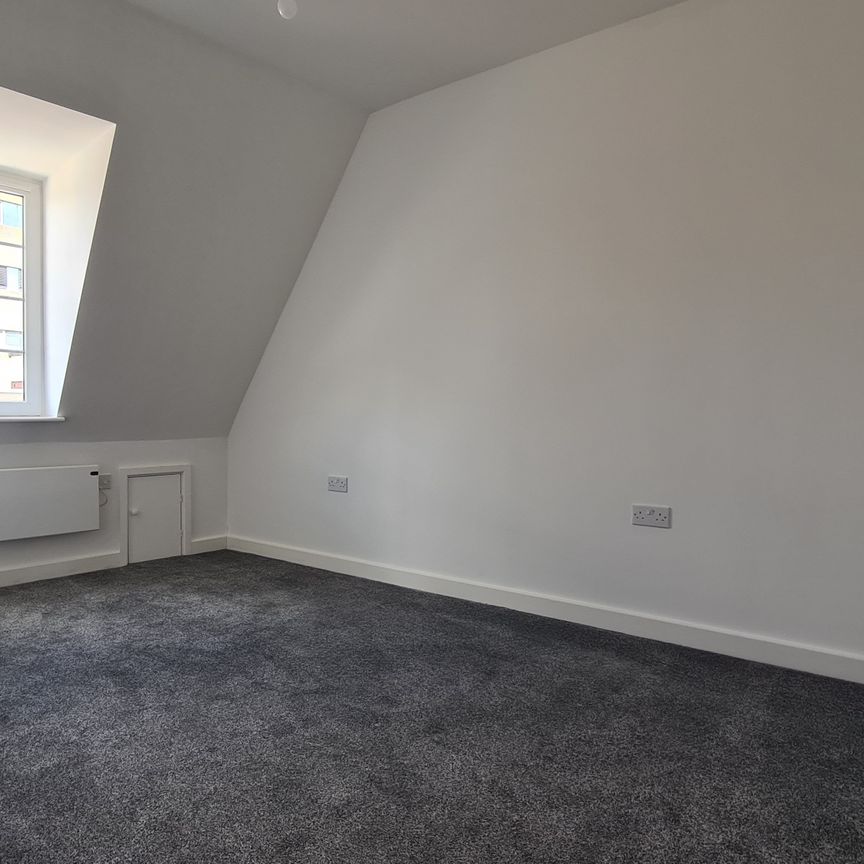 High Street, Maidenhead - Photo 1