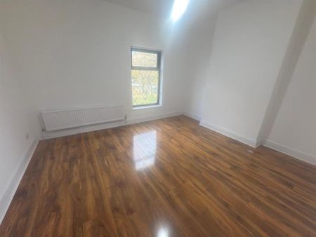 4 bedroom terraced house to rent - Photo 2