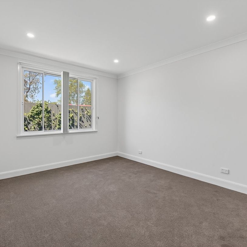 Modern Comfort and Convenience in the Heart of Katoomba - Photo 1