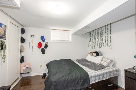 **ALL INCLUSIVE** STUDENTS ROOM FOR RENT!! - Photo 5