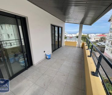 Location Appartement 3 pièces 63m² ST PIERRE 97410 - Photo 2