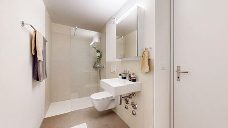 Modest 4.5-room apartment for rent - Foto 2