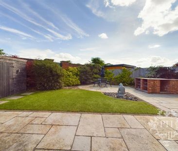 5 bedroom detached house to rent - Photo 3