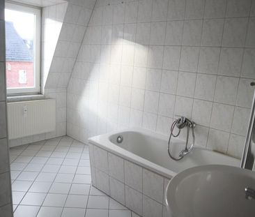 Dachgeschosswohnung mit Süd-West-Balkon ! - Photo 4