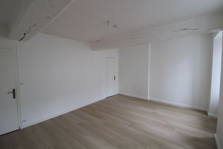 2 Pièces GUICHEN – - Photo 5