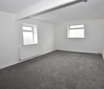 2 bedroom Flat To Let - Photo 6