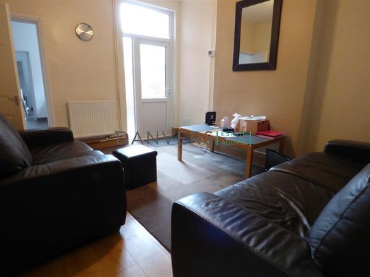 4 bedroom terraced house to rent - Photo 1