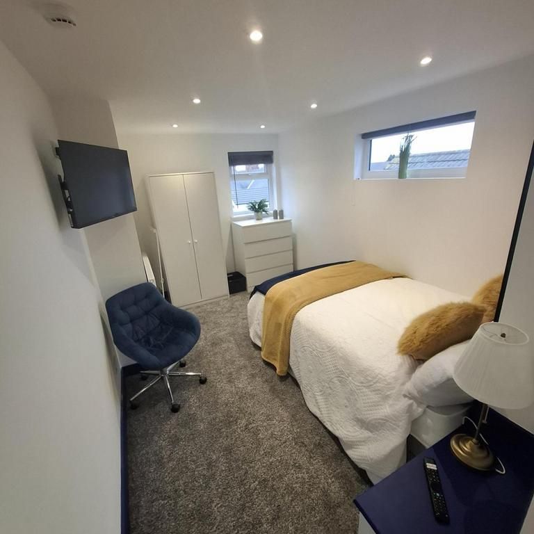 1 bedroom in a house share to rent - Photo 1