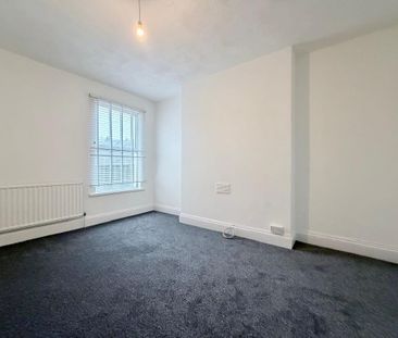 3 bedroom end of terrace house to rent - Photo 5