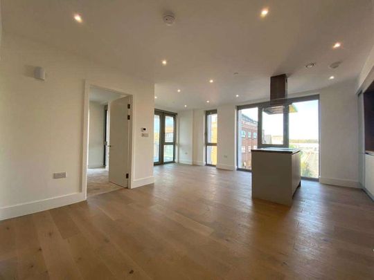 A two bedroom apartment to rent in Verto - Reading's popular residential building, with a balcony, residents gym and an exceptional standard of presentation. - Photo 1