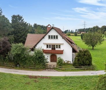 Reithof mit 4-5 Boxen und Reithalle - Foto 2