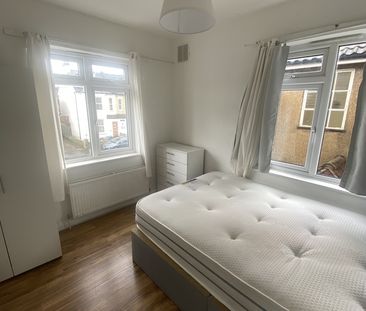 5 Bed Semi-Detached House, Saxon Road, SE25 - Photo 3