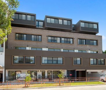 LUXURY AND STYLISH LIVING | 2 BEDROOMS - Photo 1