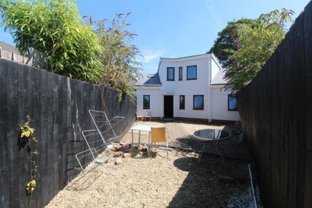 6 bedroom flat to rent - Photo 3