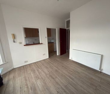 1 Bed Flat, Mansfield Road, IG1 - Photo 1