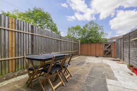 Flanders Crescent, Tooting, SW17 - Photo 5