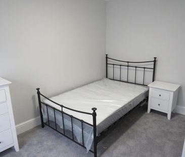 High Street, Calne - Photo 1