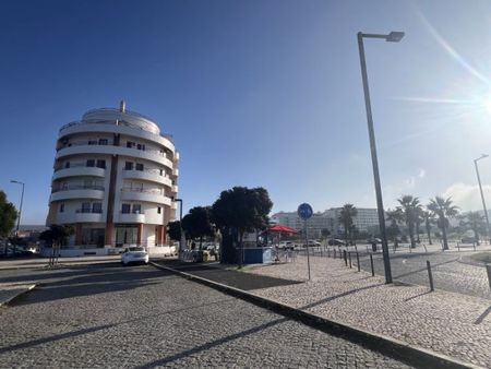 2 room luxury Apartment for rent in Almada, Portugal - Photo 5