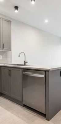 UNIT 1409 VANTAGE! BRAND NEW UNITS. 1 bedroom, 1 bathroom + den. - Photo 1