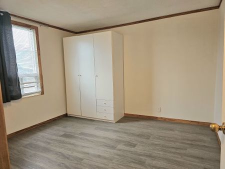 For Lease - 273 Rosslyn Avenue Unit# 2, Hamilton, Ontario - Photo 5