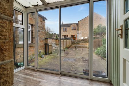 2 Bedroom - Photo 2