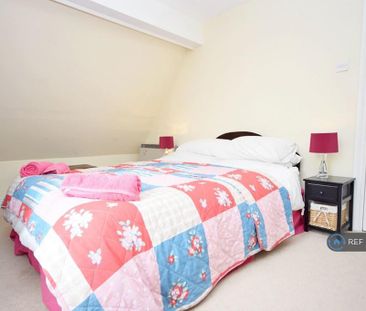 3 bedroom terraced house to rent - Photo 6
