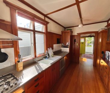 FAMILY LIVING CLOSE TO THE HOSPITAL - Photo 6