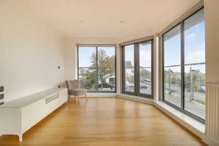 2 bedroom flat to rent - Photo 2